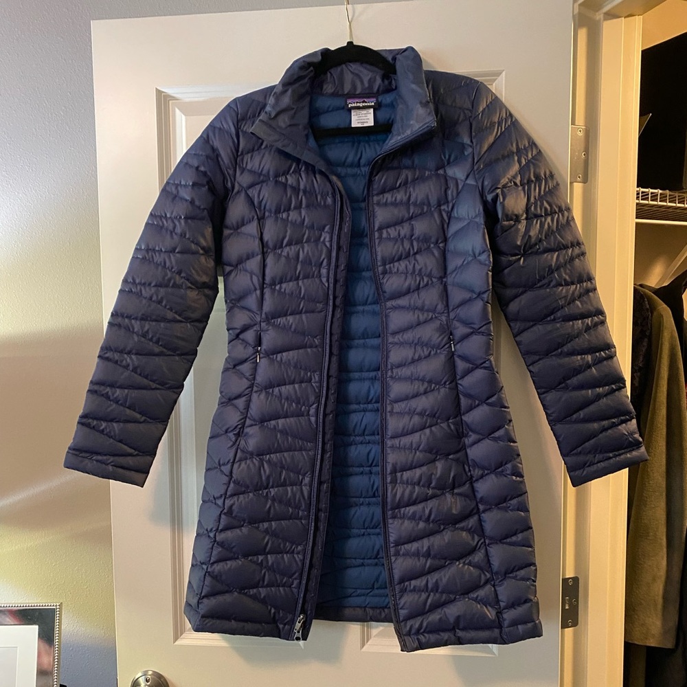 Patagonia womens down FIONA. XS blue. Lightly worn 1x. Like new EXCELLENT COND